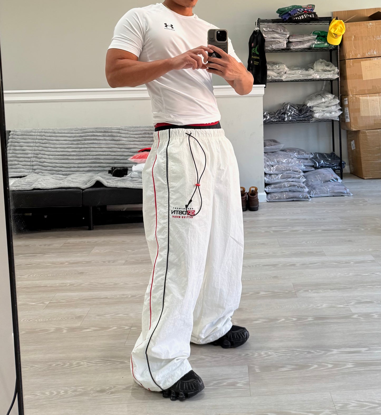 WHITE ACTIVE TRACKS