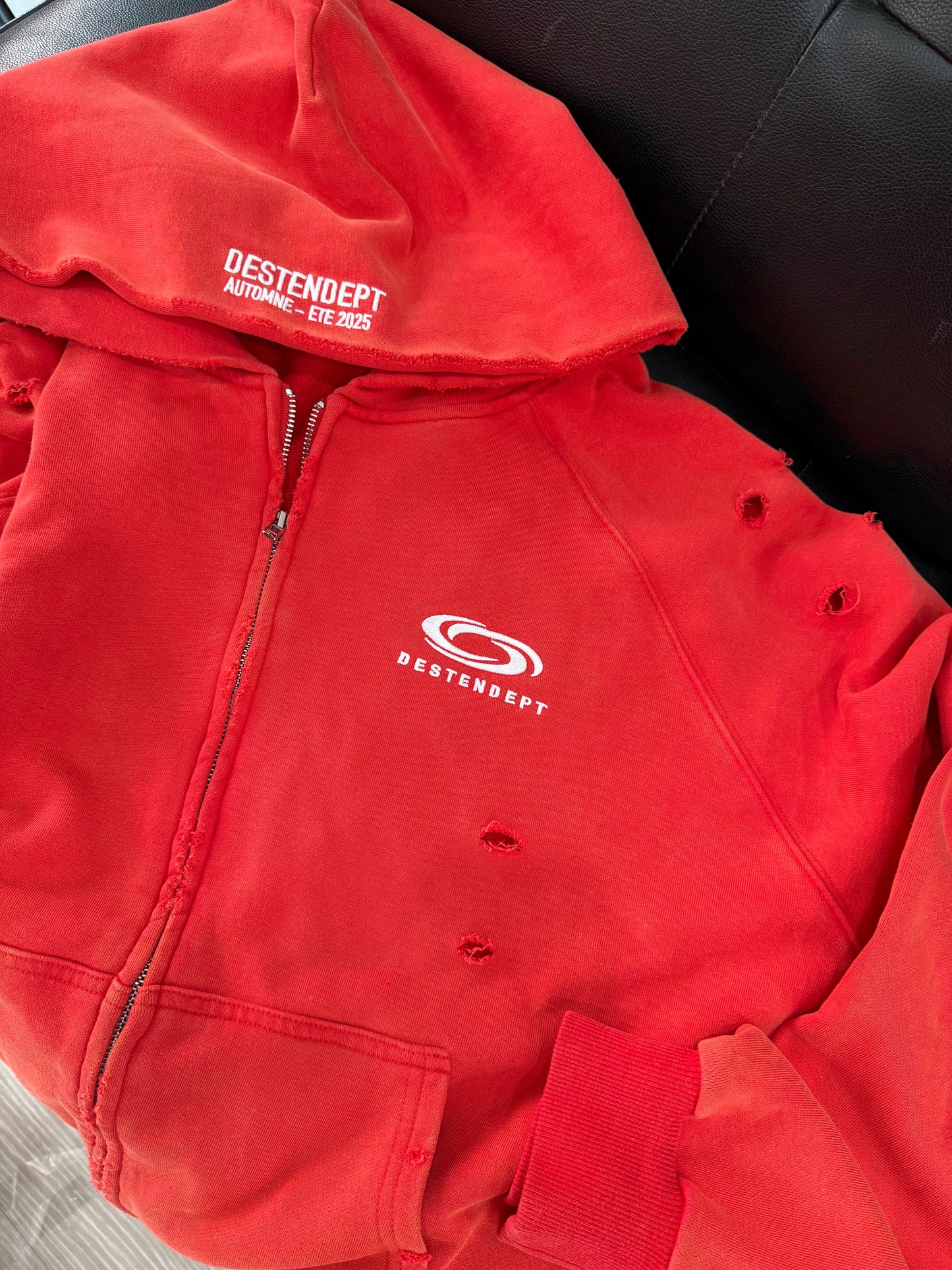 VERTIGO ZIP UP (RED)
