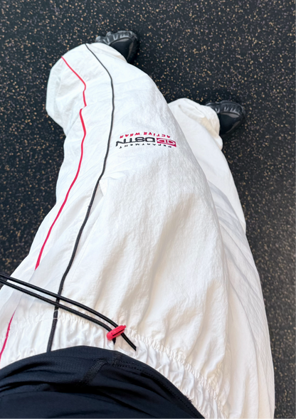 WHITE ACTIVE TRACKS
