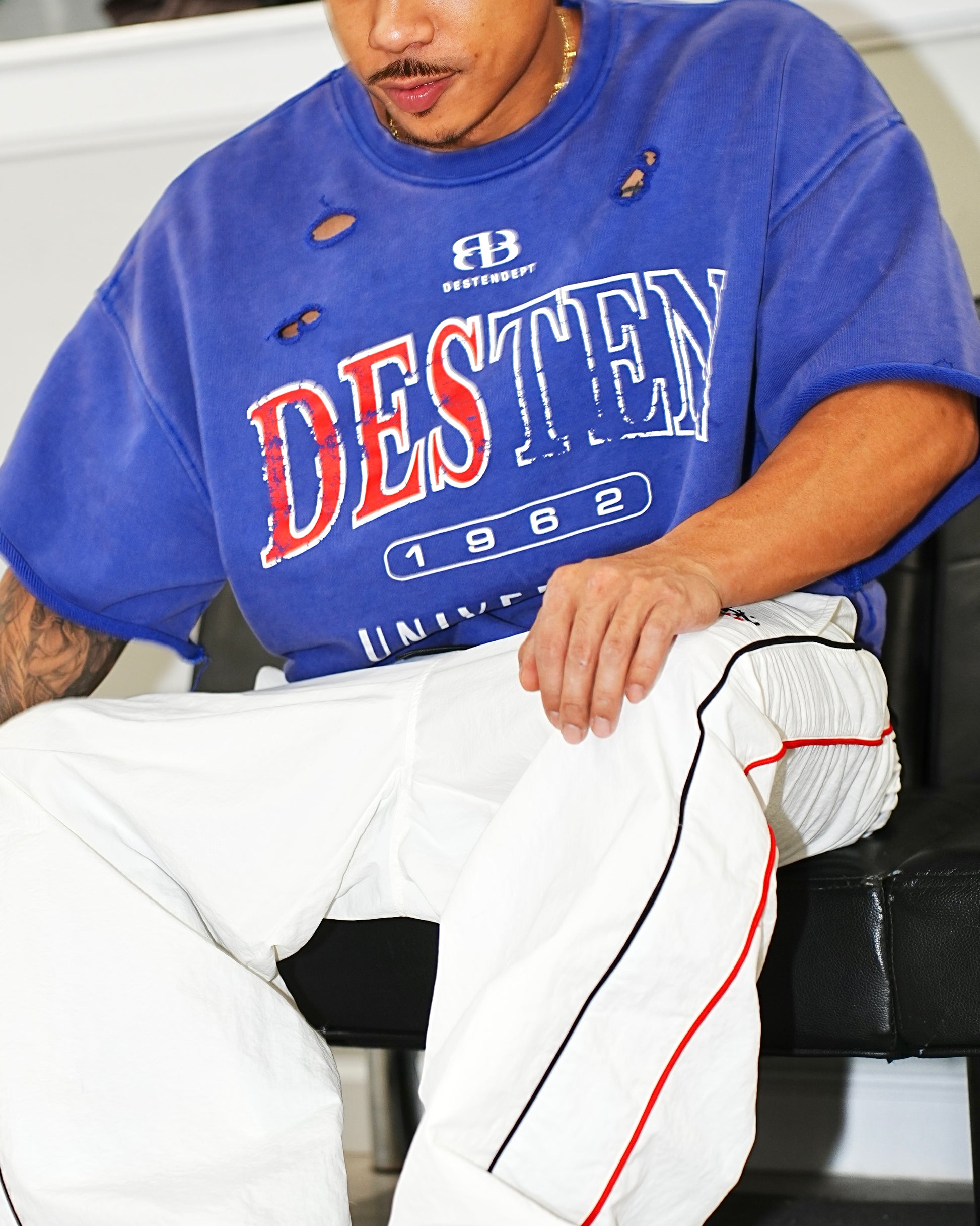 UNIVERSITY CREWNECK (BLUE)